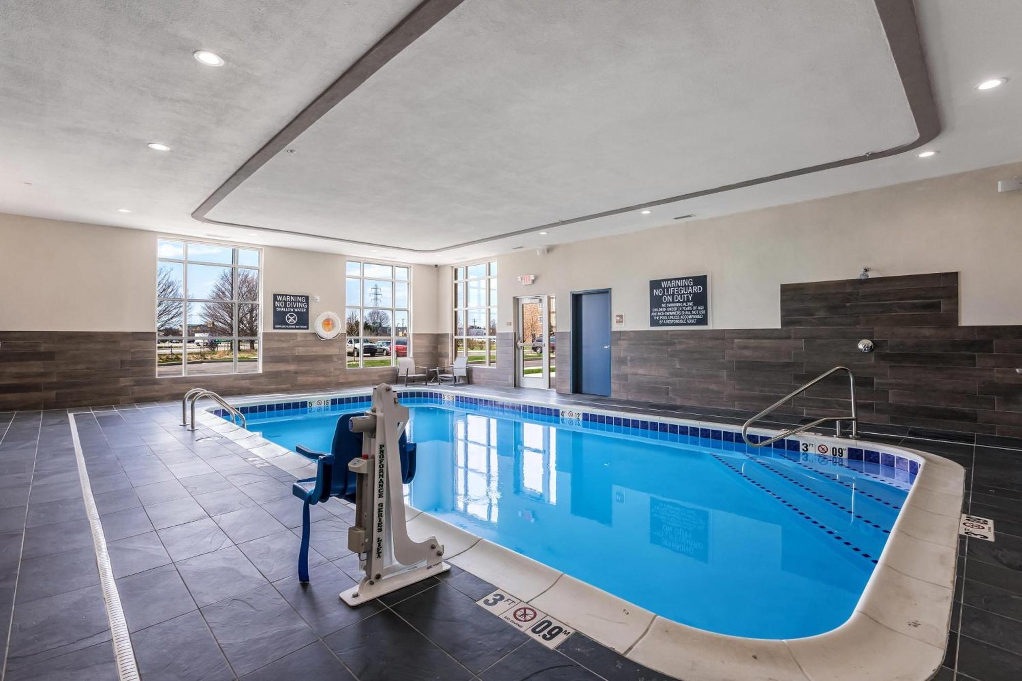 Four Points By Sheraton Elkhart Exteriör bild