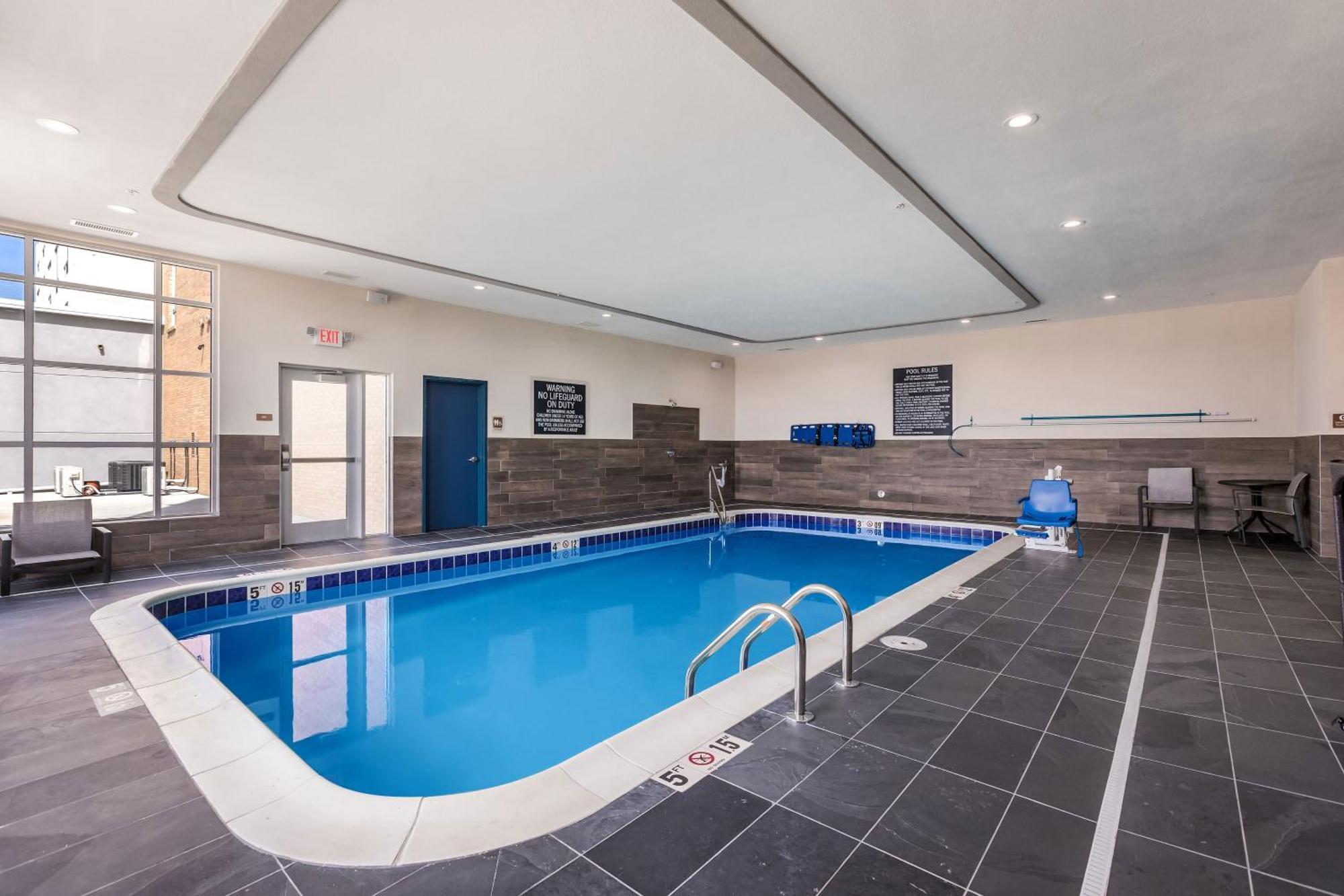 Four Points By Sheraton Elkhart Exteriör bild