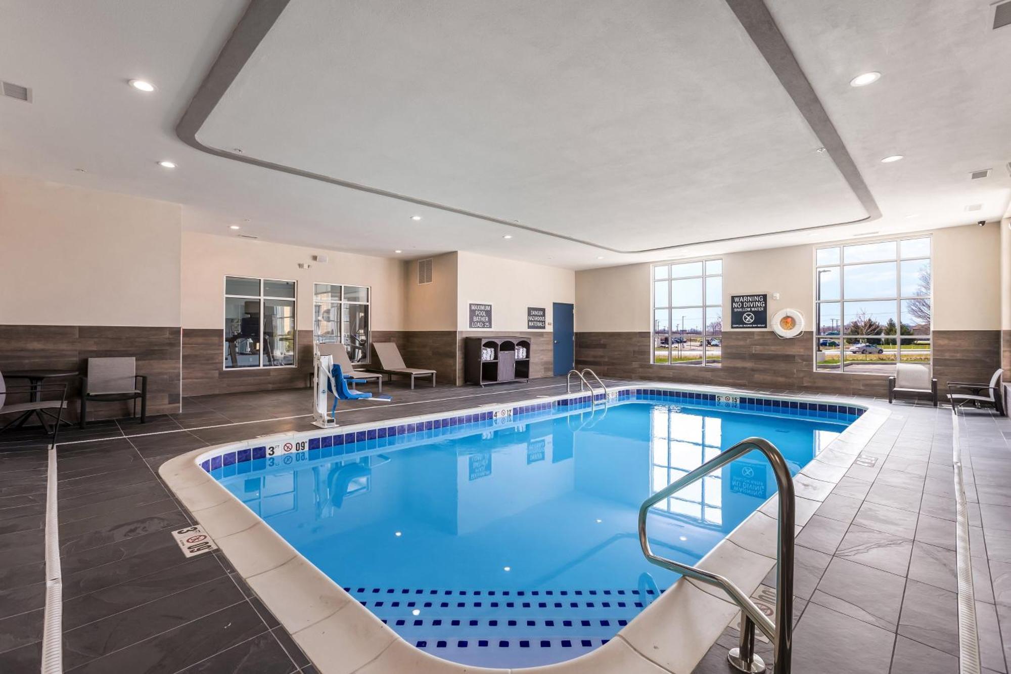 Four Points By Sheraton Elkhart Exteriör bild
