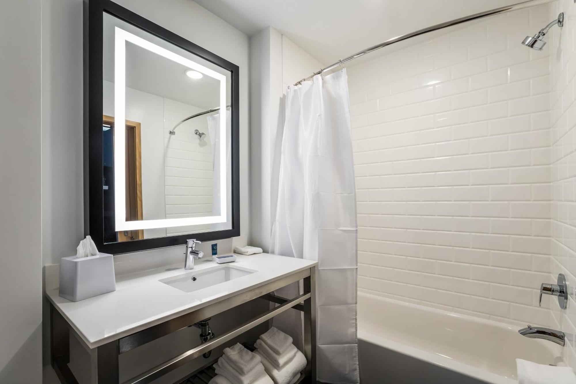 Four Points By Sheraton Elkhart Exteriör bild